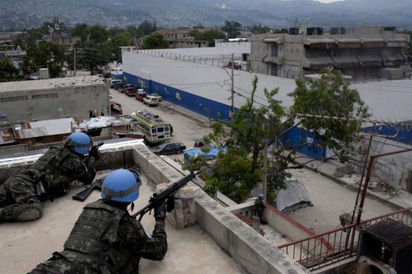 Más de 100 reclusos se fugan de la cárcel en Haití