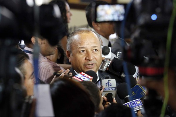 Pacheco Tinoco pide a Ramón Sabillón que 'no tenga miedo'  