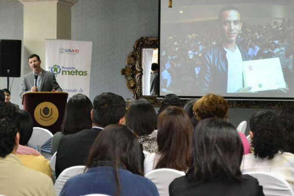 Enseñan a jóvenes hondureños a competir