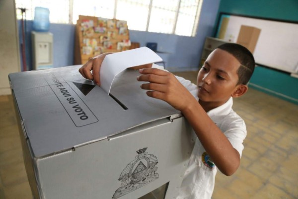 Niños de Honduras eligen sus gobiernos estudiantiles