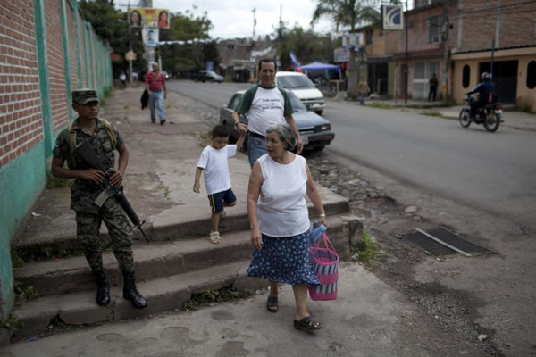 Libre firma acuerdo para respetar resultados electorales en Honduras