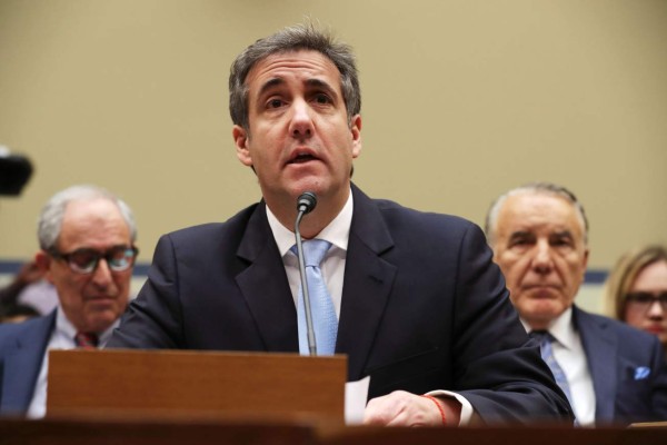 Michael Cohen: Trump es 'un racista, un estafador, un tramposo'