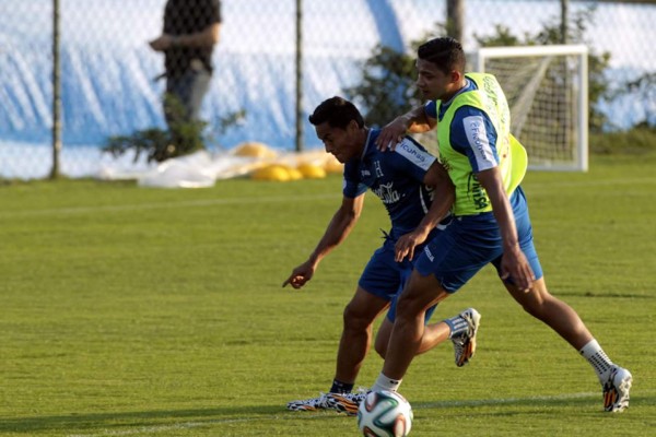 Honduras volvió a los trabajos con la mente en el milagro ante Suiza