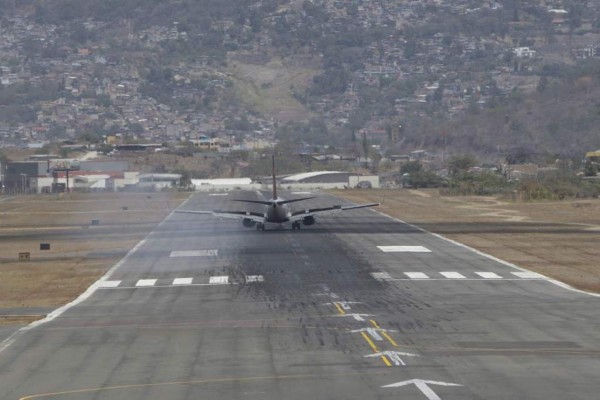 Reanudan operaciones de vuelo en Toncontín