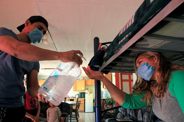 Piden a México liberar migrantes detenidos ante riesgo de contagio de COVID-19