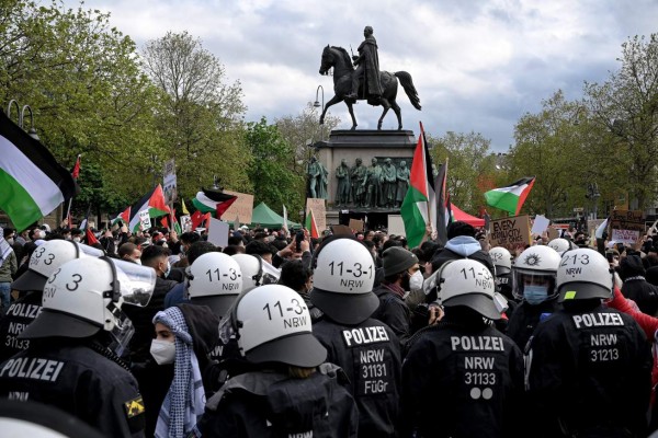 EFE/EPA/SASCHA STEINBACH