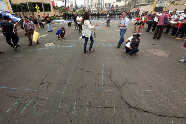 En Tegucigalpa y San Pedro no cesa clamor de indignados