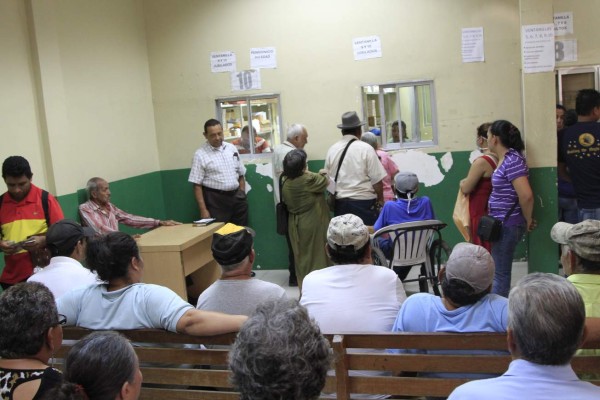 Crítica situación sufren pacientes en el Seguro Social de San Pedro Sula