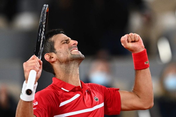 Novak Djokovic avanza a cuartos del Roland Garros