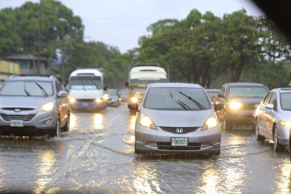 Lluvias y chubascos débiles pronostican para el fin de semana en el país