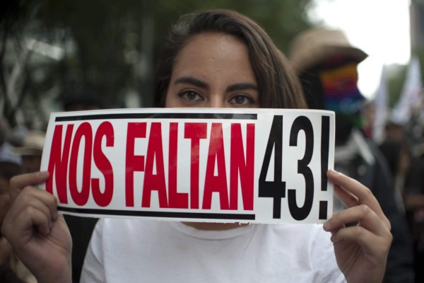 Marcha por los 43 desaparecidos en Ayotzinapa