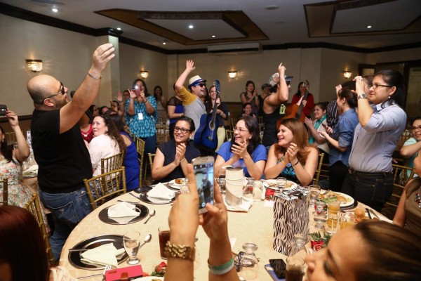 Almuerzo para festejar a las madres