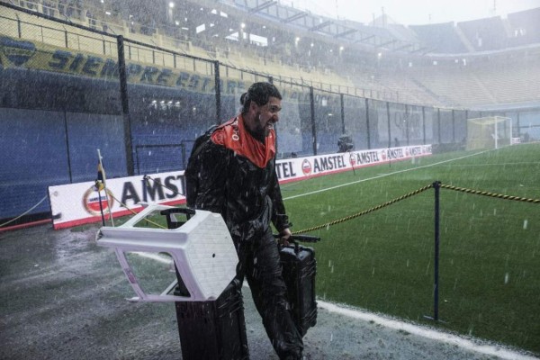 La final entre Boca - River se suspendió por fuertes lluvias en Argentina