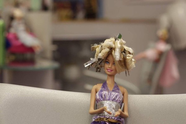 Abren un salón de belleza para muñecas barbie