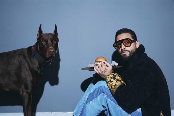 Maluma emprende con venta de hamburguesas