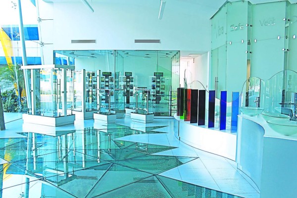 Se abre paso la manufactura de aluminio, vidrio y acero