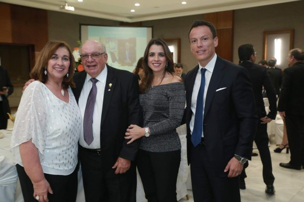 Honor rotario a dos hombres ejemplares