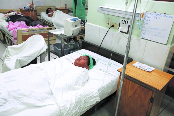 Tres adultos y dos menores luchan por su vida en el Hospital Escuela