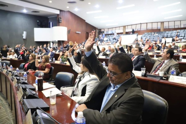 Aprueban ley para exonerar de impuestos compras de insumos por coronavirus