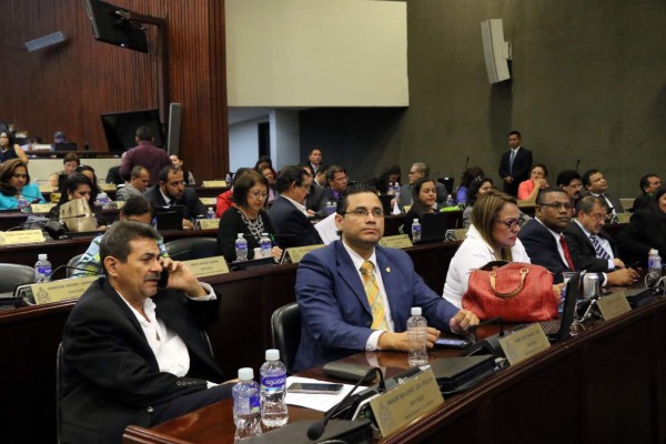 Modifican Ley de Financiamiento en primer debate en el Congreso