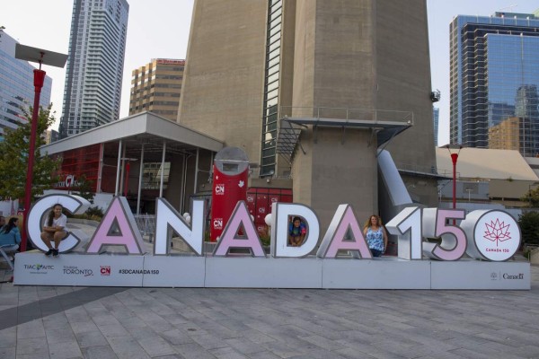 Aumentan entradas ilegales de inmigrantes en Canadá procedentes de EUA