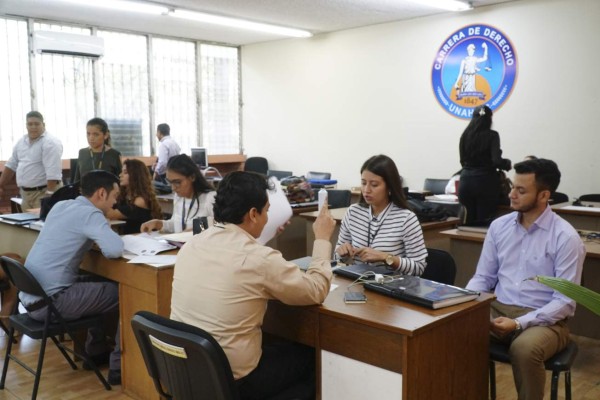 Más de 500 casos al año atiende el Consultorio Jurídico de la Unah-vs