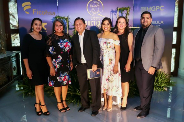 Gloria López recibe el premio Quetglas