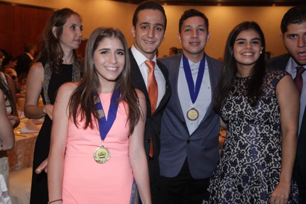 Bulldog Award 2016 de la Escuela Internacional Sampedrana