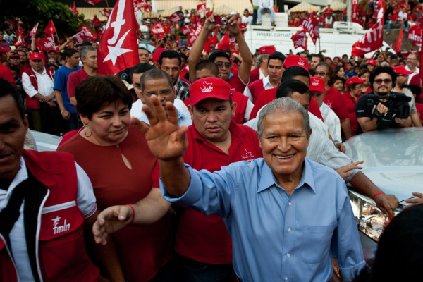 Salvadoreños votarán por la continuidad o el cambio  