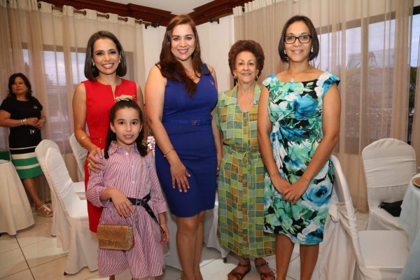 Cita maternal para las hermanas Elke y Tessa Stechmann