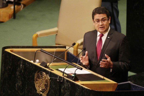 Juan Orlando defiende derechos de las víctimas de violencia