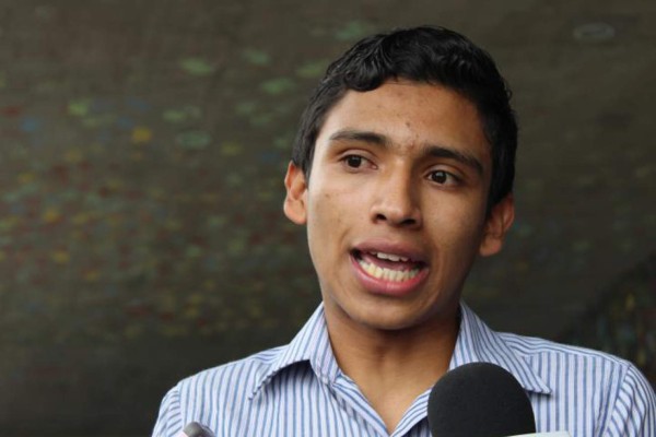 Libran orden de captura contra Fausto Cálix, vocero del MEU