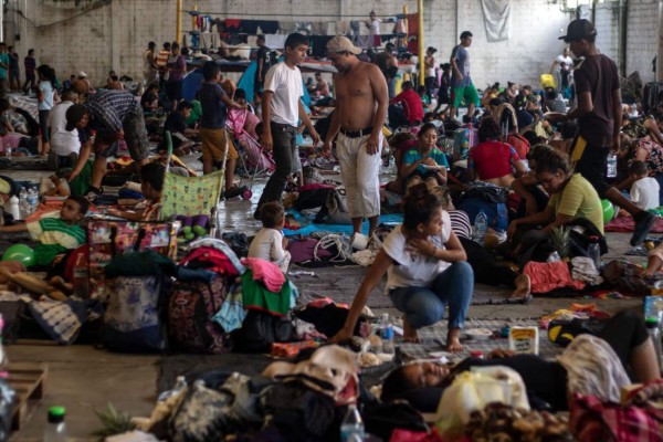 Detienen a ocho hondureños por incendiar estación migratoria en México