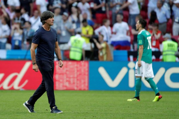 Joachim Löw seguirá al frente de Alemania pese a eliminación