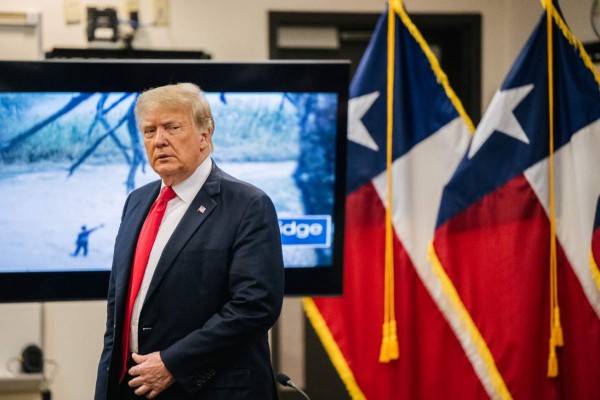 Trump viaja a la frontera con México para supervisar 'zona de desastre'