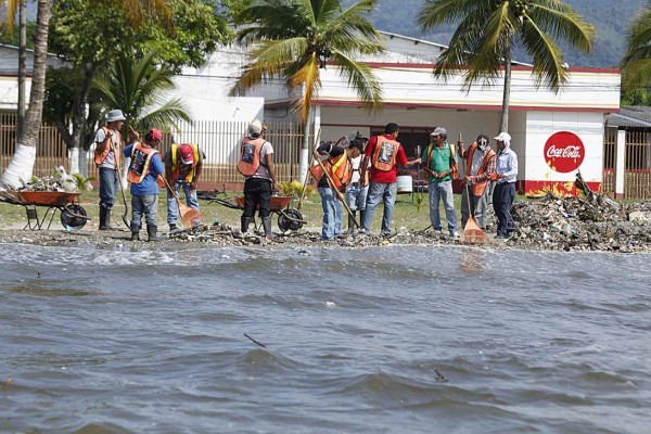 Se agudiza problema de basura en playas de Cortés