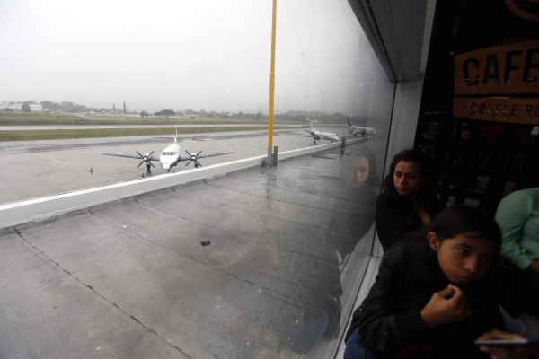 Suspenden vuelos en aeropuerto Toncontín por lluvias
