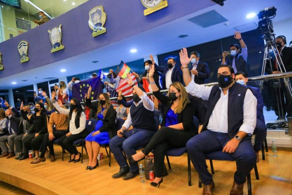 El Salvador aprueba voto de sus ciudadanos en el extranjero