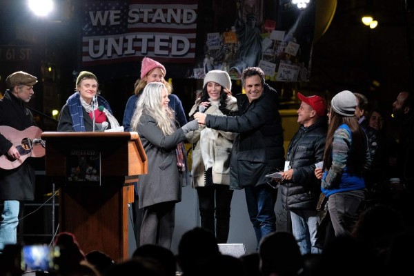 Estrellas se manifiestan contra Donald Trump