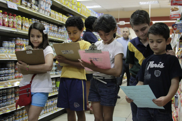 Estudiantes de EIS se divierten con las matemáticas