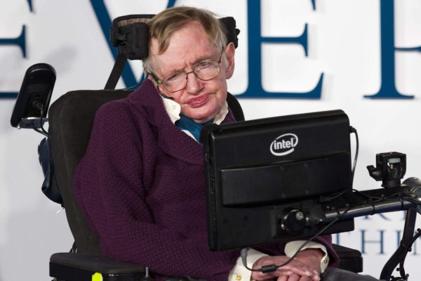 'Caer en un agujero negro puede llevar a otro Universo': Hawking