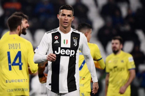 Video: Cristiano Ronaldo falla su primer penal en Italia