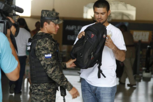 Operativo en terminal de buses en San Pedro Sula