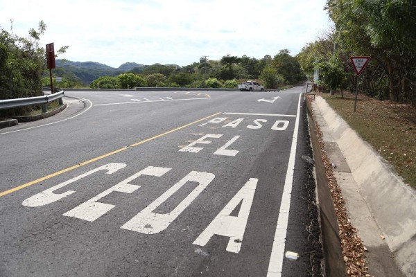Hondureños encuentran salud gratis en El Salvador