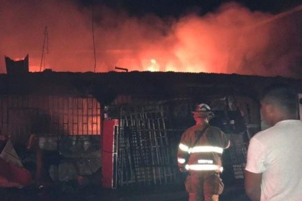 Al menos 7 personas, entre ellos 2 niños, mueren en incendio en Costa Rica