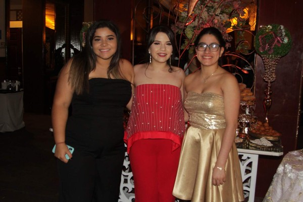 Valeria Bobadilla arriba a sus quince primaveras