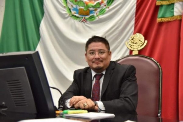 Diputado mexicano propone 'invadir' España y nombrar rey a López Obrador