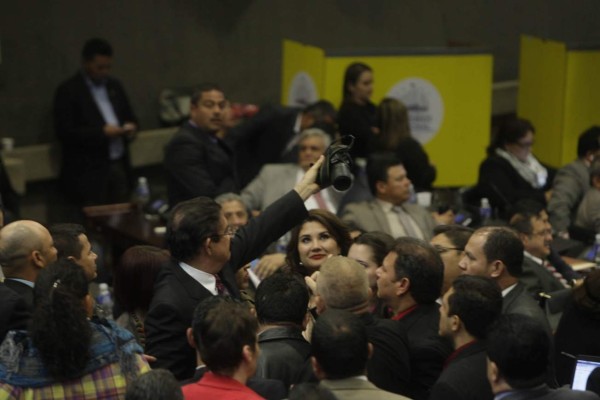 Las mejores fotos que dejó la elección de los magistrados