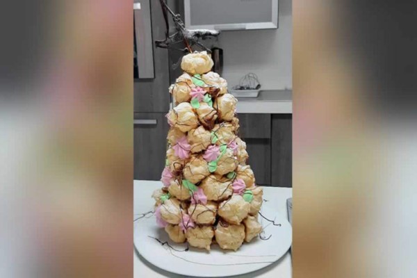 Croquembouche, el postre ideal para decorar su mesa navideña