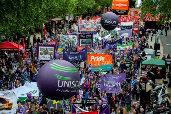 Gran manifestación en Londres por la mejora de salarios y derechos laborales